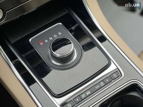 Jaguar XF 2018 - фото 10