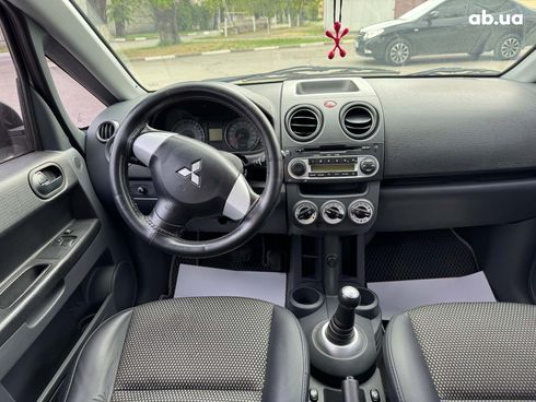 Mitsubishi Colt 2010 белый - фото 13