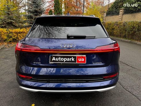 Audi E-Tron 2020 синий - фото 9
