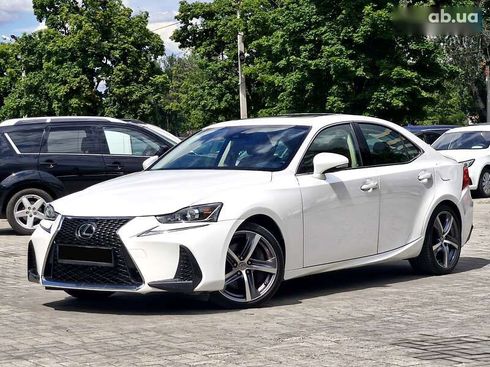 Lexus IS 2017 - фото 2