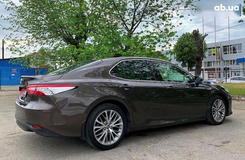 Toyota Camry 2019 - фото 26