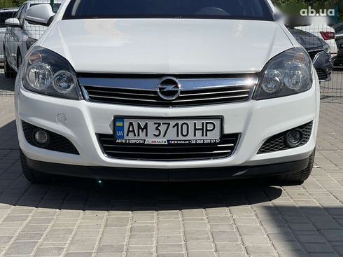 Opel Astra 2010 - фото 9