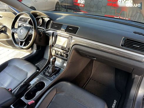 Volkswagen Passat 2017 - фото 19