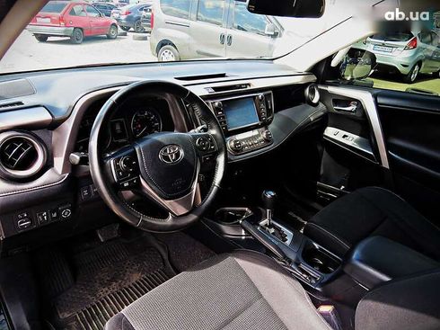 Toyota RAV4 2017 - фото 7