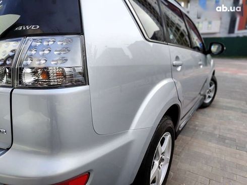 Mitsubishi Outlander 2011 - фото 18