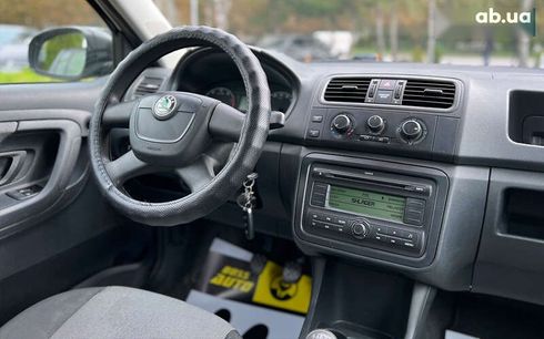 Skoda Fabia 2010 - фото 12
