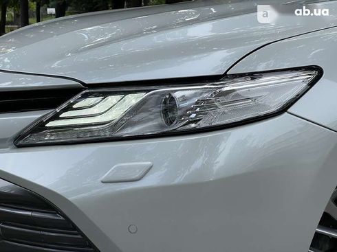 Toyota Camry 2020 - фото 10