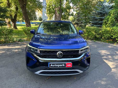 Volkswagen Taos 2023 синий - фото 2
