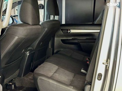 Toyota Hilux 2016 - фото 28