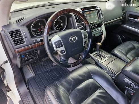 Toyota Land Cruiser 2012 - фото 20