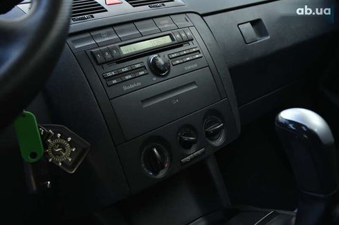 Skoda Fabia 2005 - фото 16
