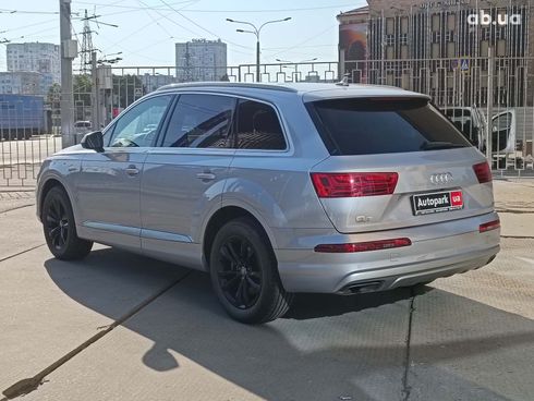 Audi Q7 2019 серый - фото 5