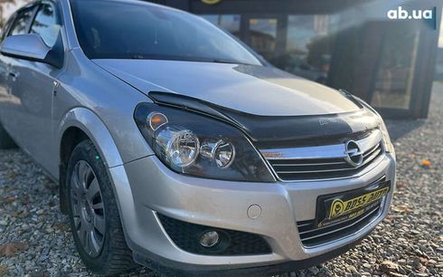 Opel Astra 2010 - фото 2