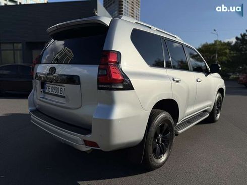 Toyota Land Cruiser Prado 2019 - фото 8