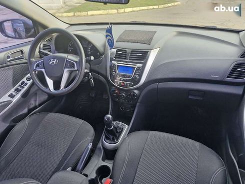 Hyundai Accent 2011 - фото 18