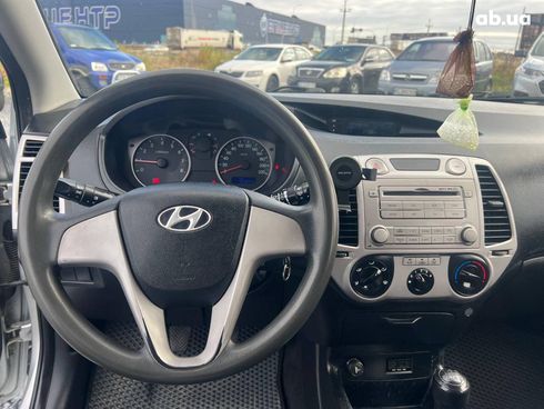 Hyundai i20 2011 серый - фото 20