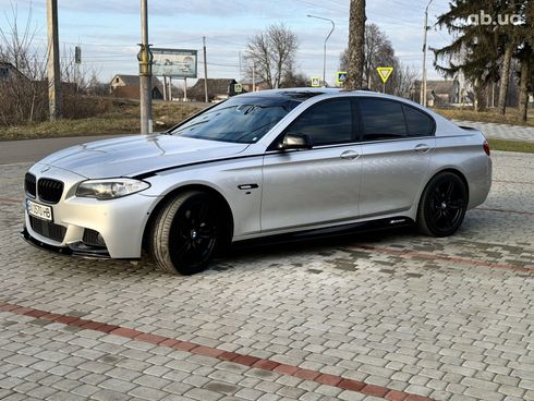 BMW 5 серия 2011 серебристый - фото 3