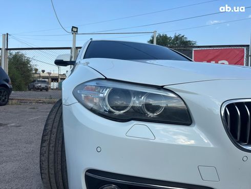BMW 5 серия 2016 белый - фото 9
