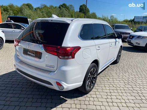 Mitsubishi Outlander 2018 - фото 7