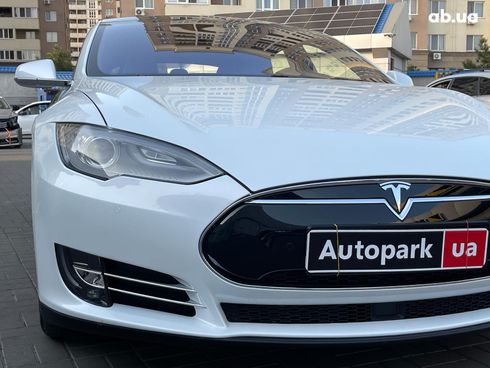 Tesla Model S 2015 белый - фото 12