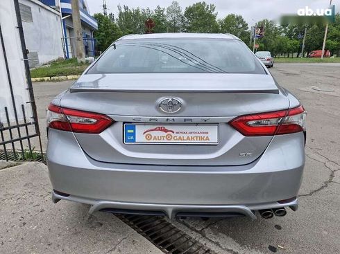 Toyota Camry 2018 - фото 5