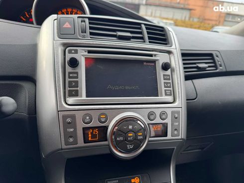 Toyota Verso 2012 черный - фото 16