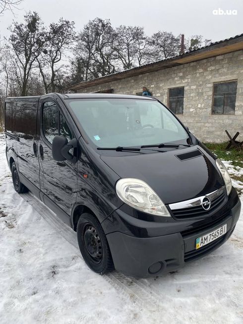 Opel Vivaro 2007 черный - фото 2