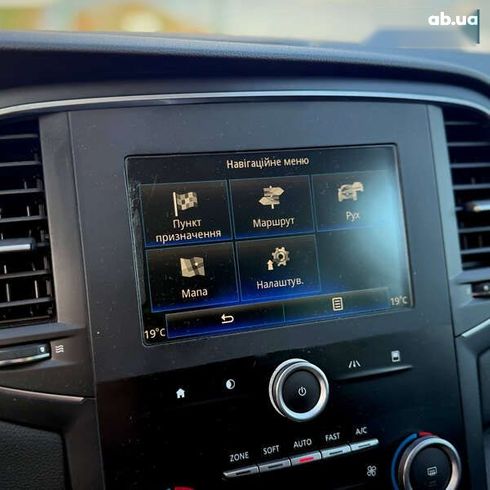 Renault Megane 2018 - фото 30