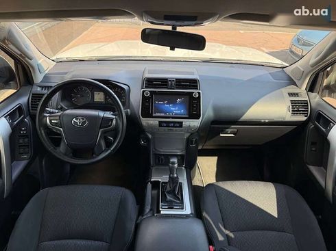 Toyota Land Cruiser Prado 2019 - фото 17