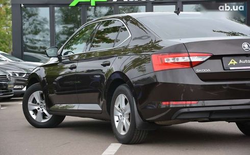 Skoda Superb 2015 - фото 8