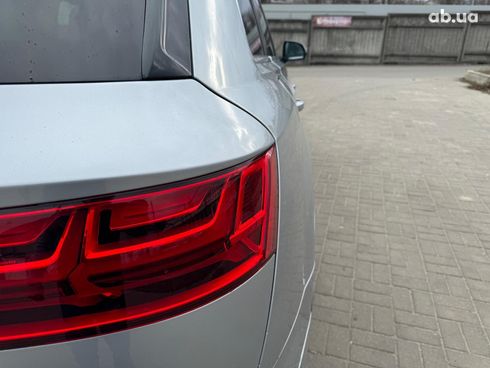 Audi Q7 2018 серый - фото 21