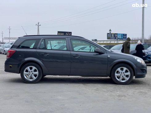 Opel Astra 2011 серый - фото 4