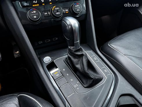 Volkswagen Tiguan 2017 серый - фото 29