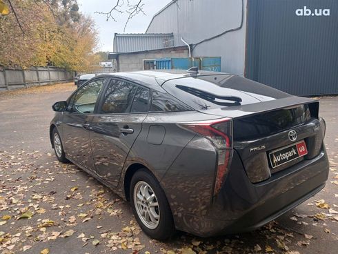 Toyota Prius 2016 серый - фото 14