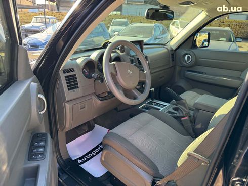 Dodge Nitro 2007 черный - фото 10