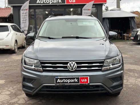 Volkswagen Tiguan 2021 серый - фото 2