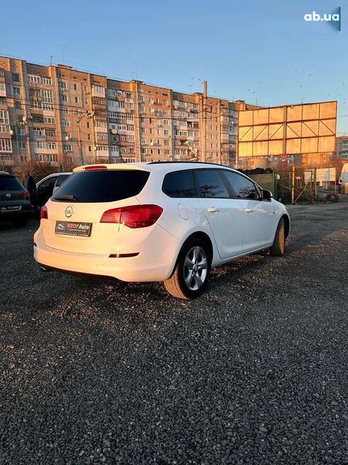 Opel Astra 2011 - фото 4