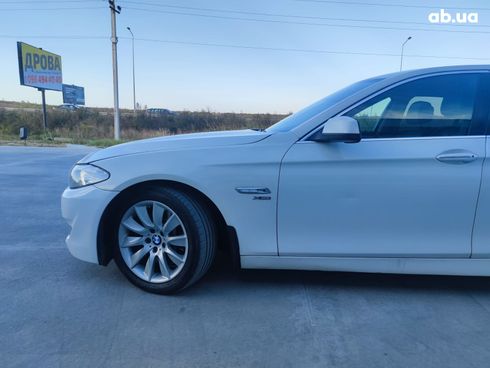 BMW 5 серия 2012 белый - фото 4