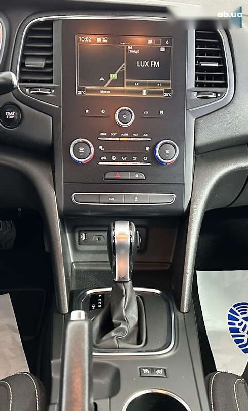 Renault Megane 2019 - фото 21