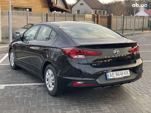 Hyundai Elantra 2018 - фото 10