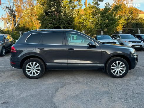 Volkswagen Touareg 2012 серый - фото 28