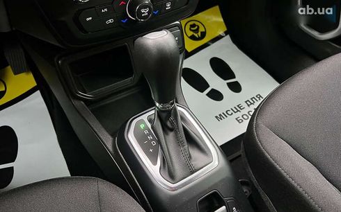 Jeep Renegade 2021 - фото 18