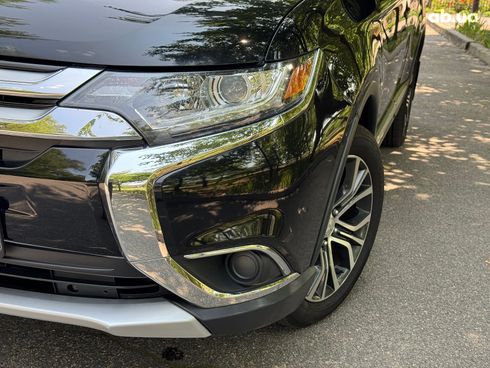 Mitsubishi Outlander 2018 черный - фото 8