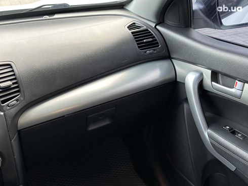 Kia Sorento 2011 белый - фото 62