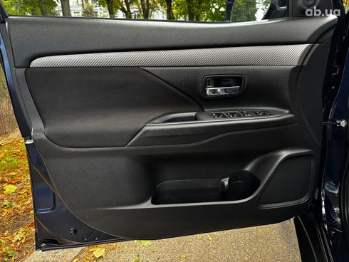 Mitsubishi Outlander 2017 синий - фото 8
