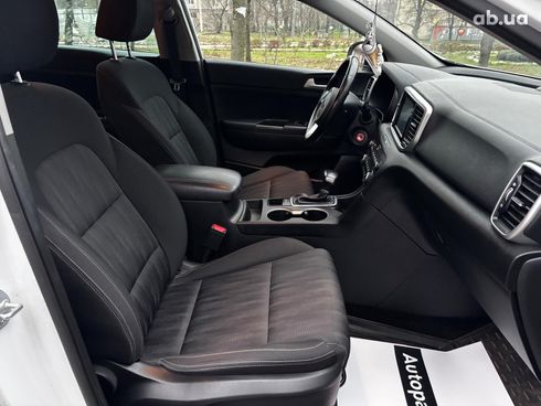 Kia Sportage 2019 белый - фото 17