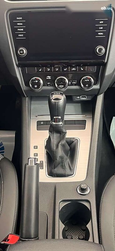 Skoda Octavia 2019 - фото 18