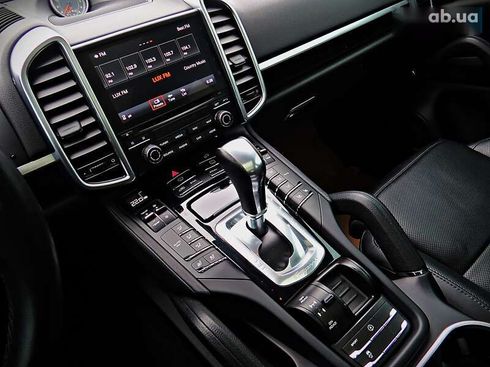 Porsche Cayenne 2017 - фото 17