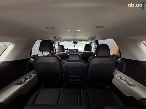 Kia Carnival 2023 - фото 22