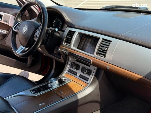 Jaguar XF 2013 красный - фото 21